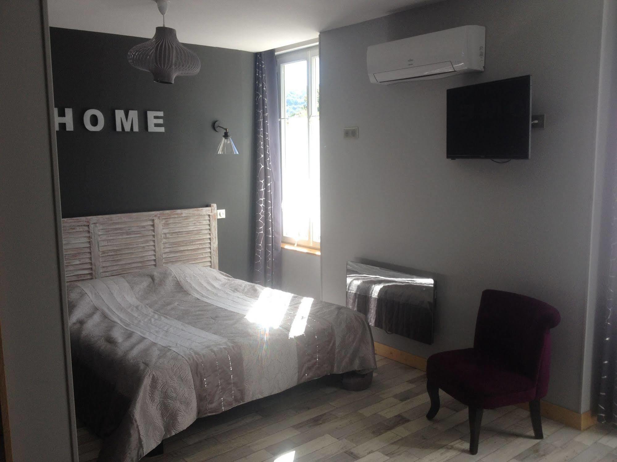 Hotel Le P'Tit Monde Montignac-Lascaux Eksteriør billede
