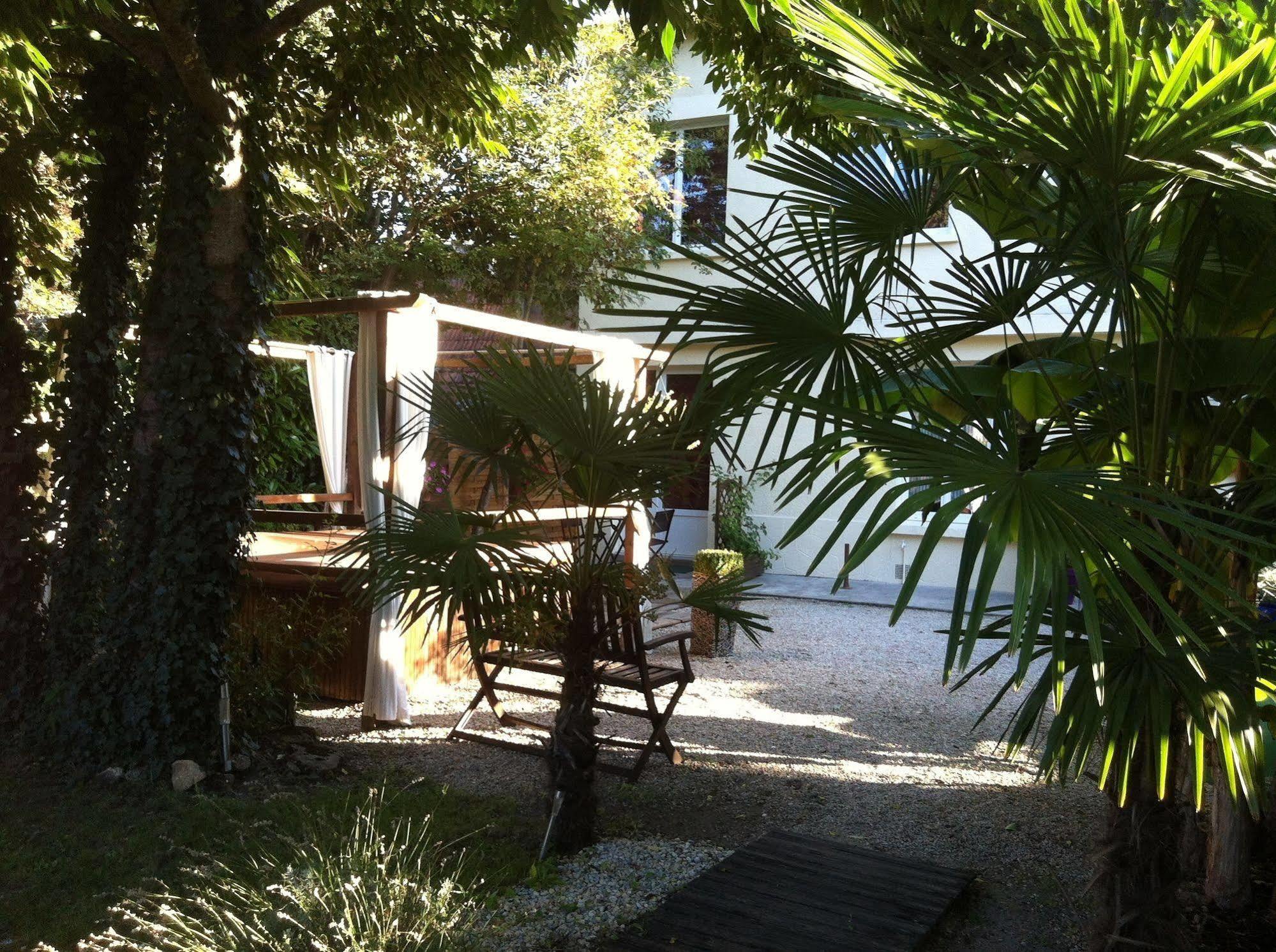 Hotel Le P'Tit Monde Montignac-Lascaux Eksteriør billede